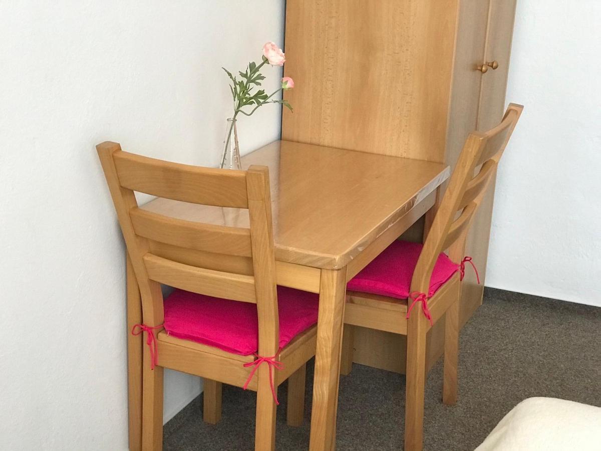 Pension Crhan Mikulov Exteriör bild