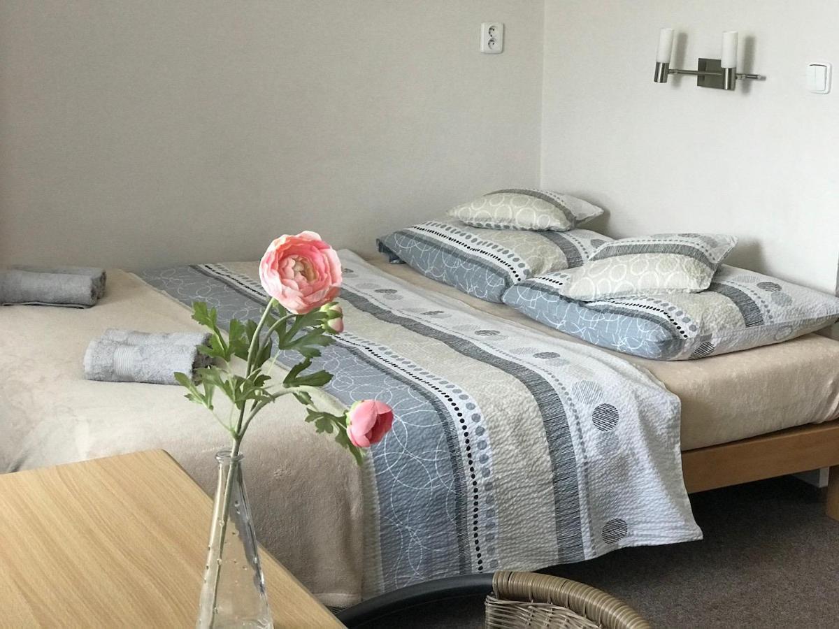 Pension Crhan Mikulov Exteriör bild