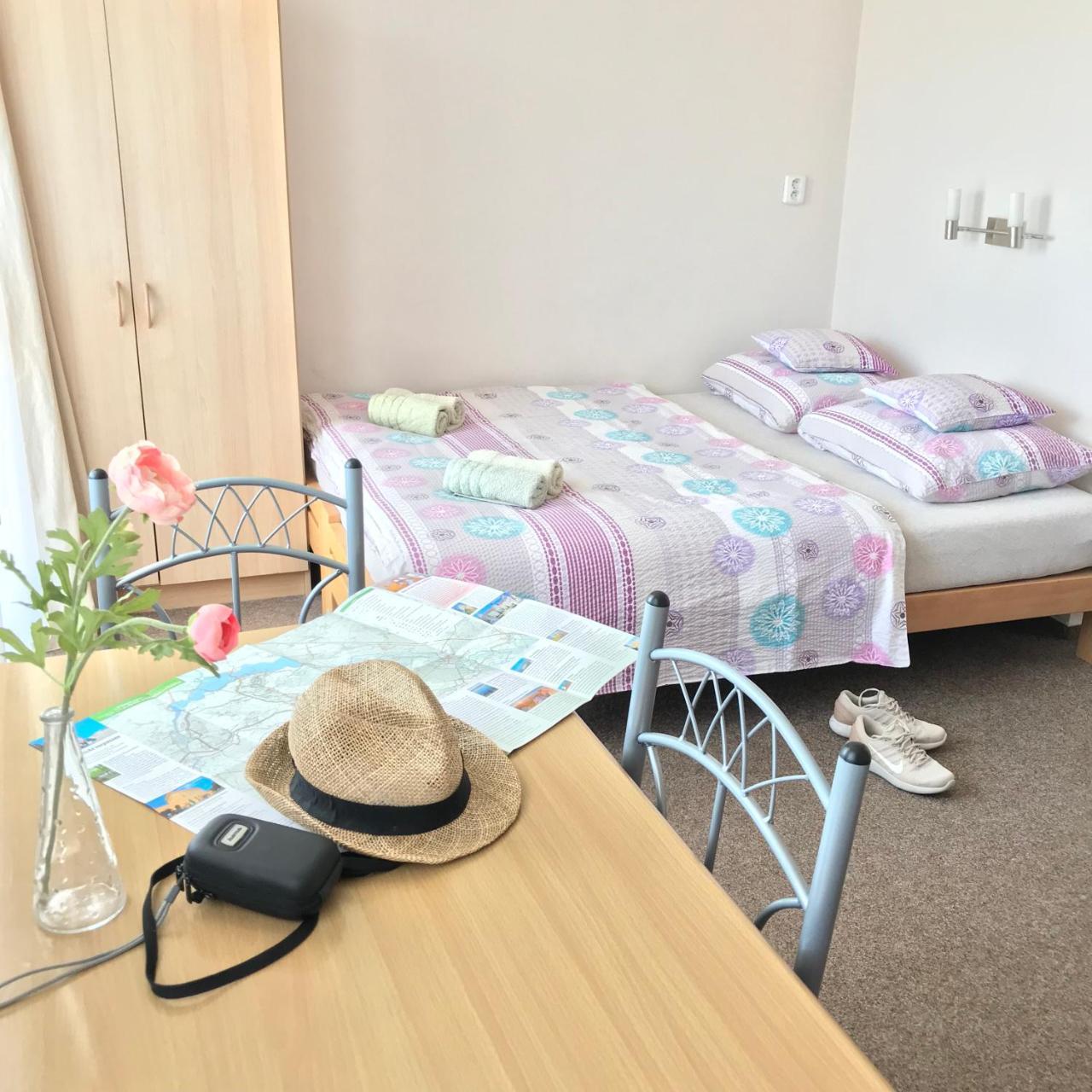 Pension Crhan Mikulov Exteriör bild